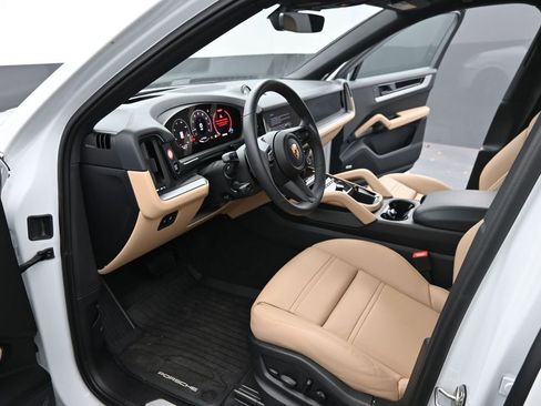 New 2025 Porsche Cayenne Coupe AWD/4WD image 22