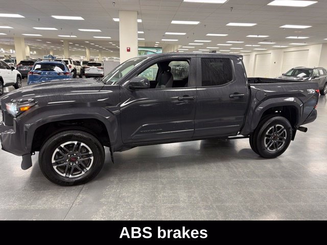 Certified 2024 Toyota Tacoma TRD Sport AWD/4WD image 4