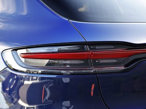 New 2026 Porsche Macan image 14