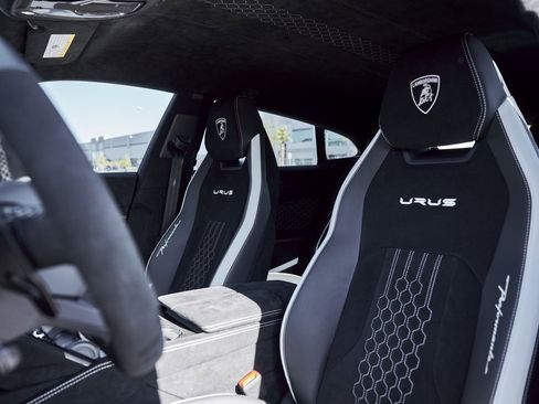 Used 2024 Lamborghini Urus Performante image 55