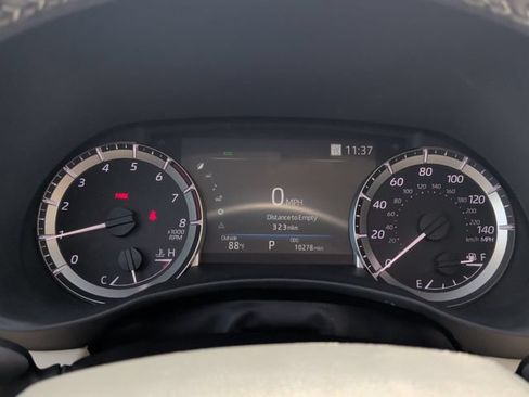 Used 2025 Toyota Highlander XLE FWD image 21