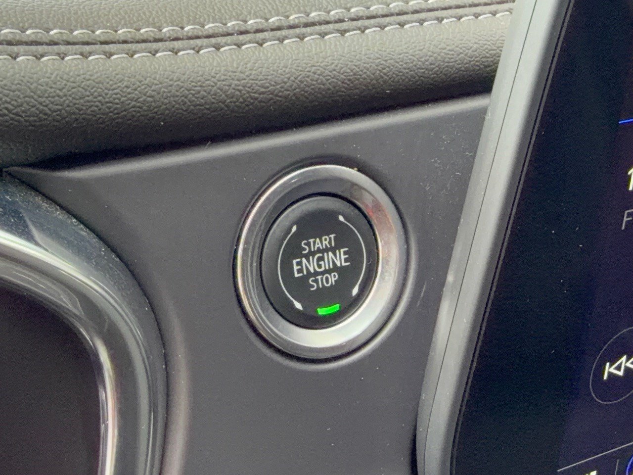 Certified 2025 Chevrolet Blazer LT FWD image 20
