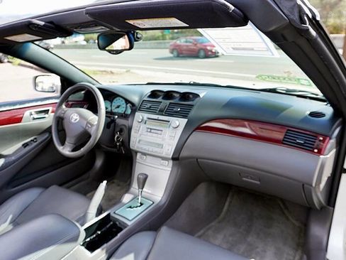Used 2005 Toyota Solara SLE image 10