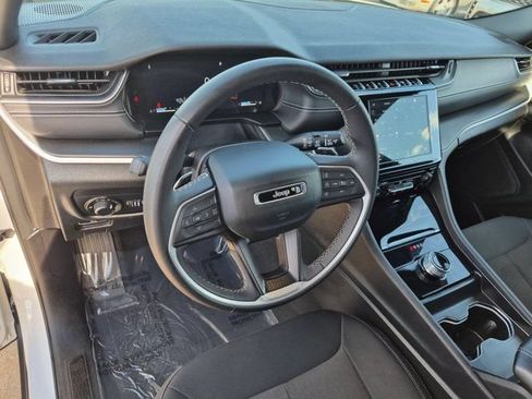 Used 2024 Jeep Grand Cherokee L Laredo AWD/4WD image 11