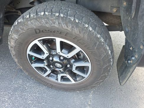 Used 2020 Toyota Tundra SR5 w/ SR5 Convenience Package AWD/4WD image 9