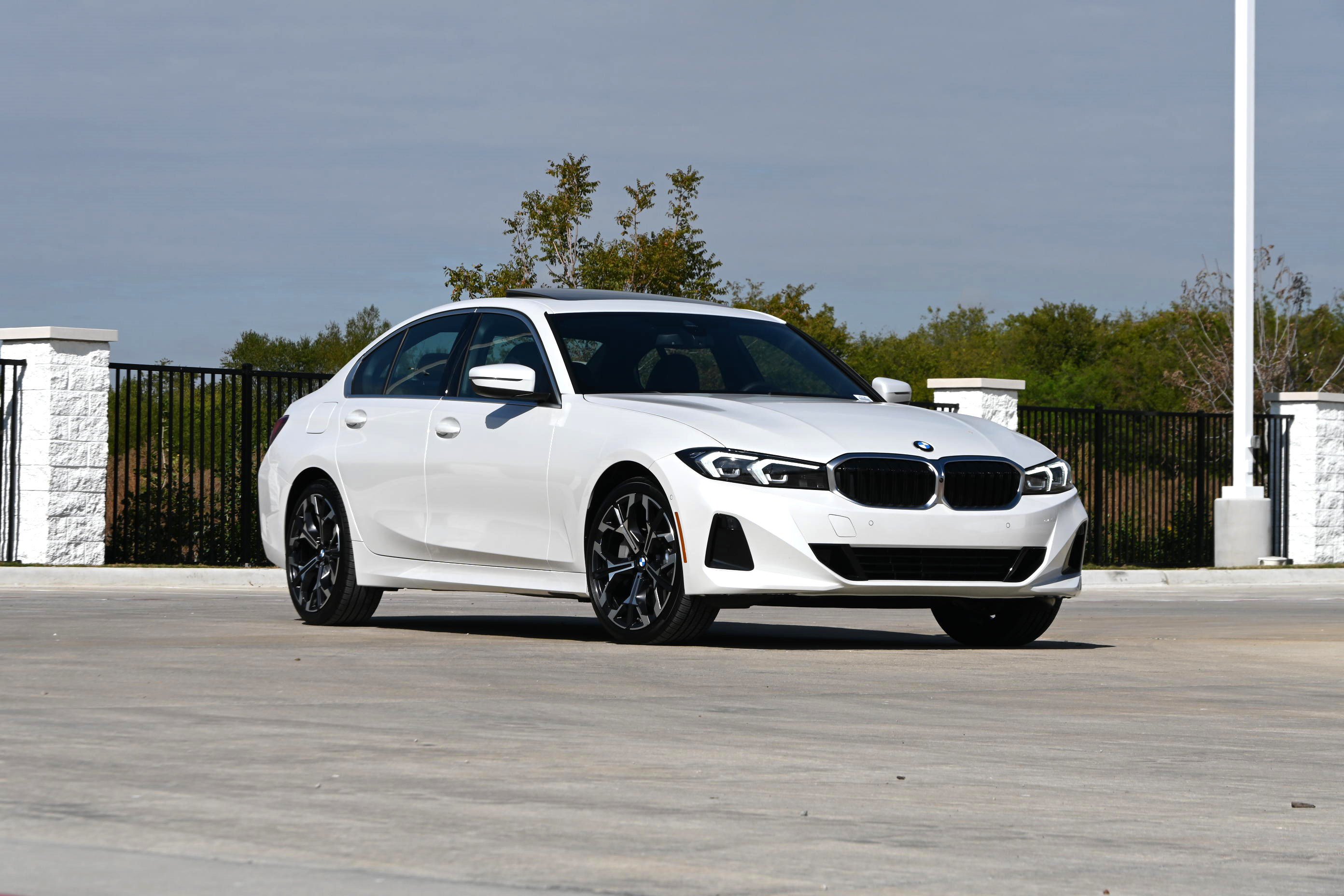 Used 2026 BMW 330i Sedan RWD image 2