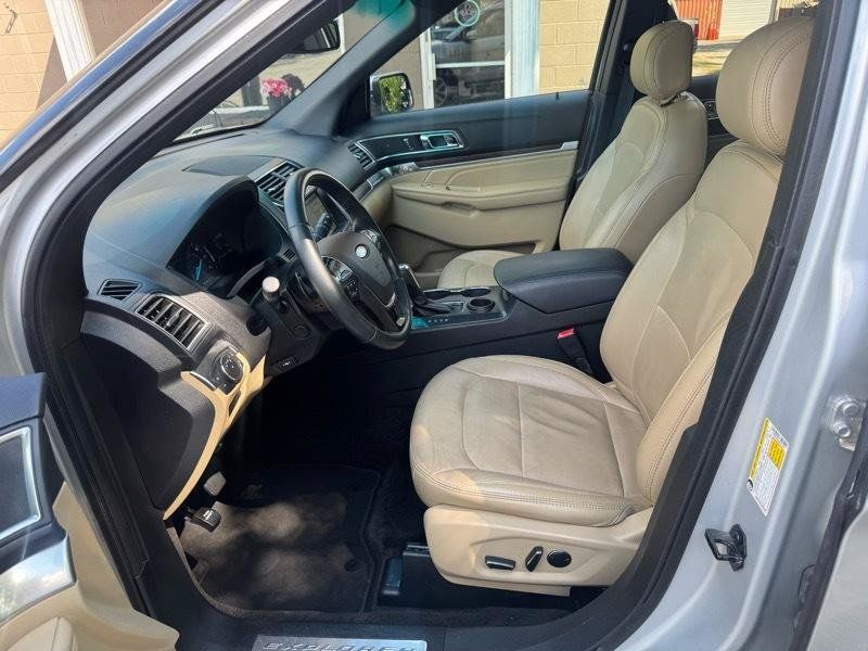 Used 2017 Ford Explorer Limited FWD image 15