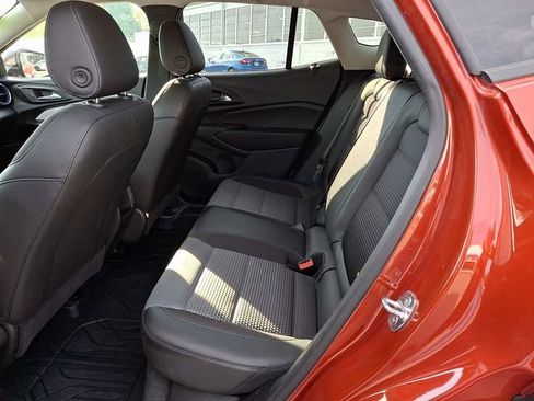 Certified 2024 Chevrolet Trax LT w/ Driver Confidence Package FWD image 10
