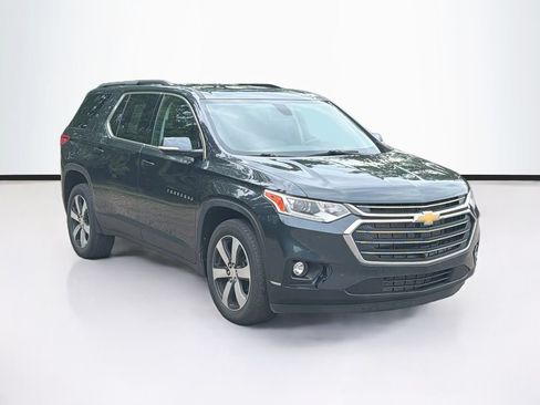 Used 2020 Chevrolet Traverse LT w/ LT Premium Package AWD/4WD image 3