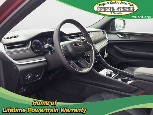 New 2025 Jeep Grand Cherokee L Laredo image 11