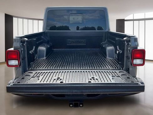 Used 2022 Jeep Gladiator Rubicon w/ Trailer Tow Package AWD/4WD image 29