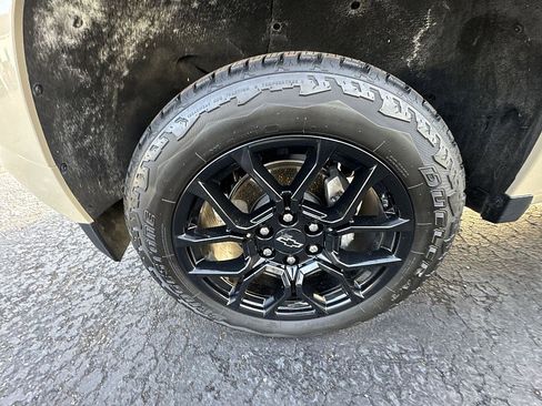 Certified 2024 Chevrolet Colorado Z71 w/ LPO, Dark Essentials Package image 26