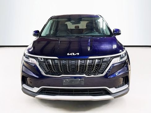 Used 2024 Kia Carnival LX image 2