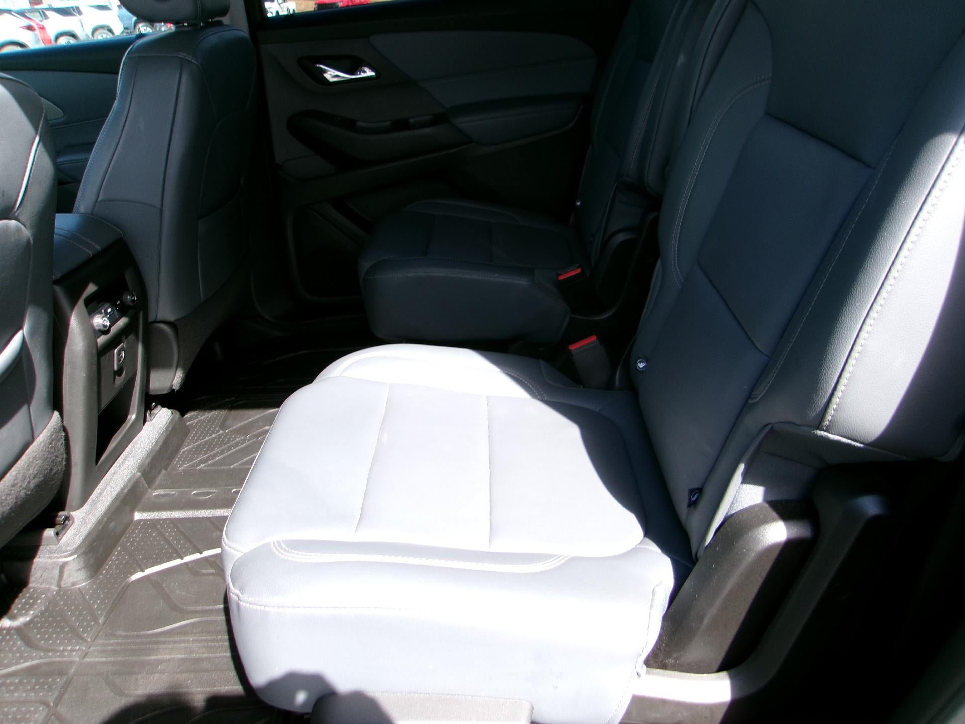 Used 2021 Chevrolet Traverse LT w/ LPO, Floor Liner Package AWD/4WD image 10