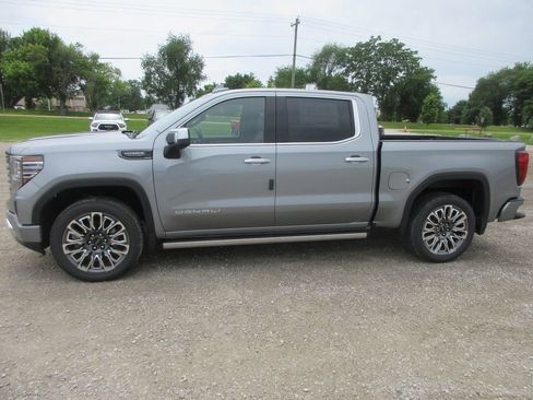 New 2026 GMC Sierra 1500 Denali Ultimate AWD/4WD image 9