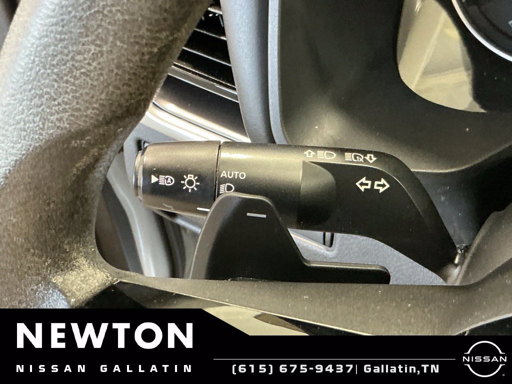 Used 2022 Nissan Rogue SV FWD image 29
