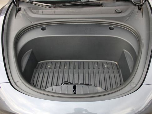 Used 2023 Tesla Model 3 Standard Range image 31