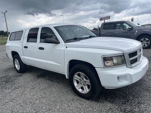 Used 2011 Dodge Dakota Big Horn RWD image 1