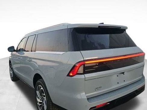 New 2025 Lincoln Navigator L Reserve image 6