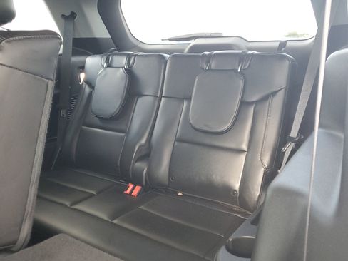 Used 2022 Ford Explorer XLT w/ Equipment Group 202A image 12