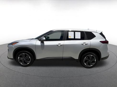 Used 2025 Nissan Rogue SV FWD image 9