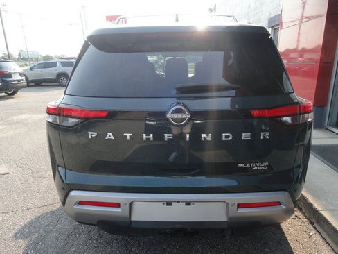Used 2022 Nissan Pathfinder Platinum AWD/4WD image 7