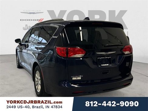 Used 2020 Chrysler Voyager Lxi w/ Cold Weather Group image 3