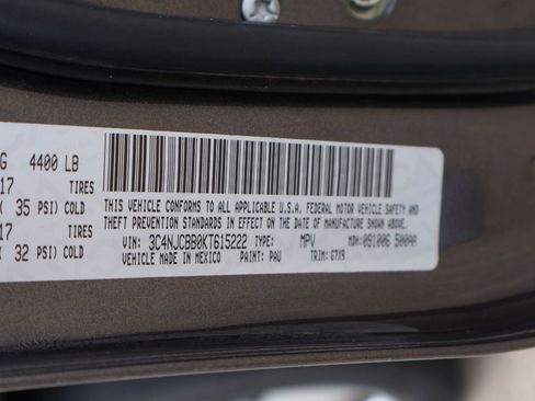 Used 2019 Jeep Compass Latitude FWD image 21