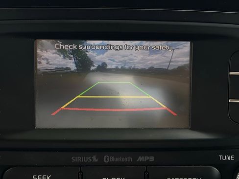 Used 2015 Kia Soul ! FWD image 28