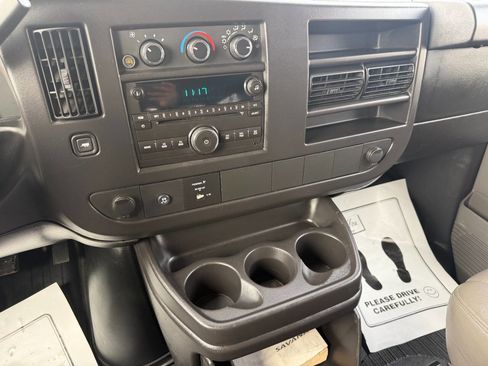 Used 2010 GMC Savana 2500 LS w/ Power Package image 34