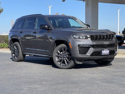 New 2026 Jeep Grand Cherokee Limited Reserve image 2
