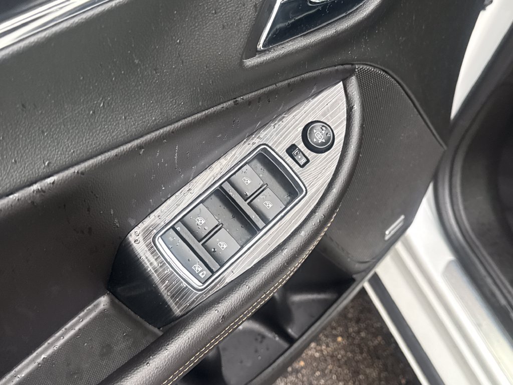 Certified 2018 Chevrolet Impala Premier w/ Premier Confidence Package FWD image 26