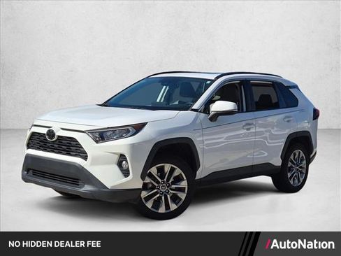 Used 2019 Toyota RAV4 XLE Premium w/ Cold Weather Package FWD image 1
