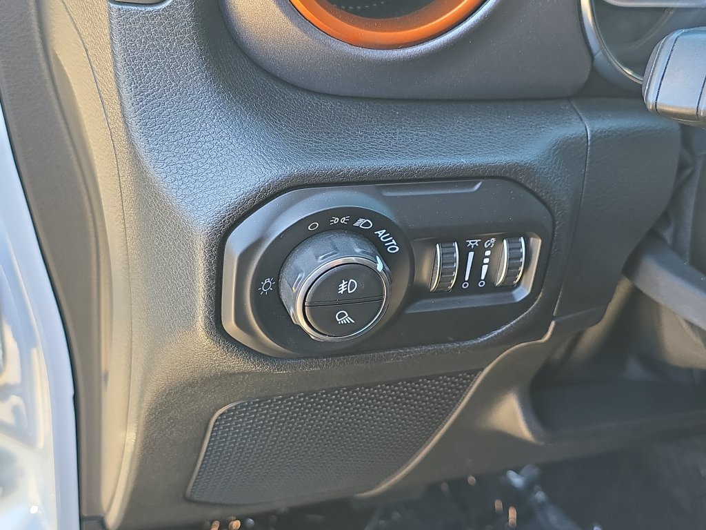 Used 2021 Jeep Gladiator Mojave AWD/4WD image 33