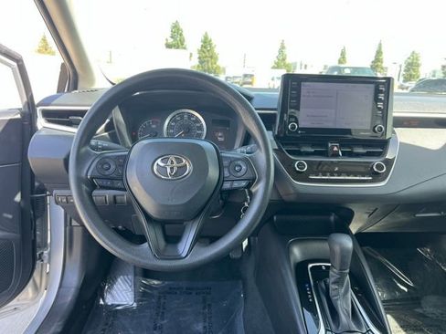 Certified 2022 Toyota Corolla LE w/ Carpet Mat Package (TMS) FWD image 12
