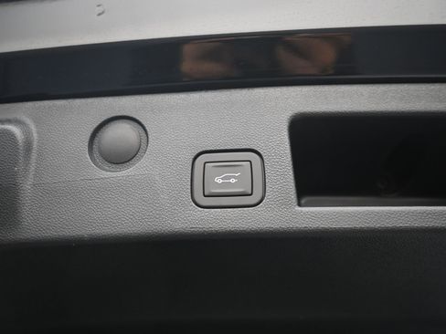 New 2026 Chevrolet Equinox LT w/ Convenience Package II FWD image 24