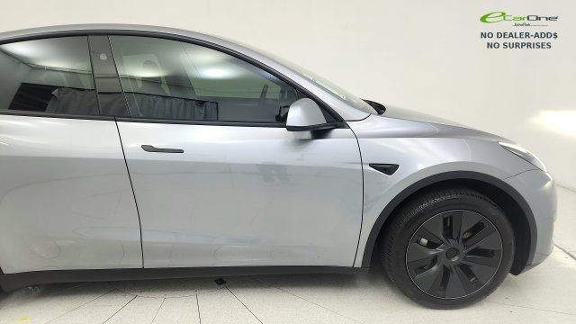 Used 2025 Tesla Model Y Long Range RWD image 71