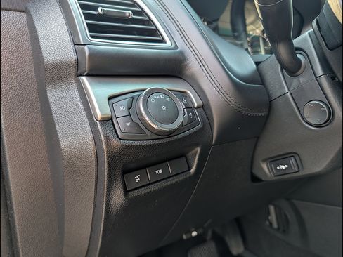 Certified 2019 Ford Explorer Platinum AWD/4WD image 30