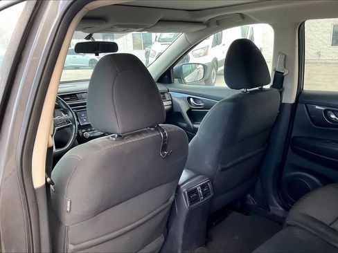 Used 2017 Nissan Rogue SV FWD image 12