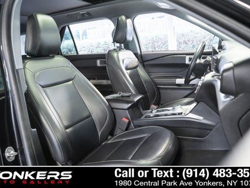 Used 2022 Ford Explorer XLT w/ Equipment Group 202A AWD/4WD image 45