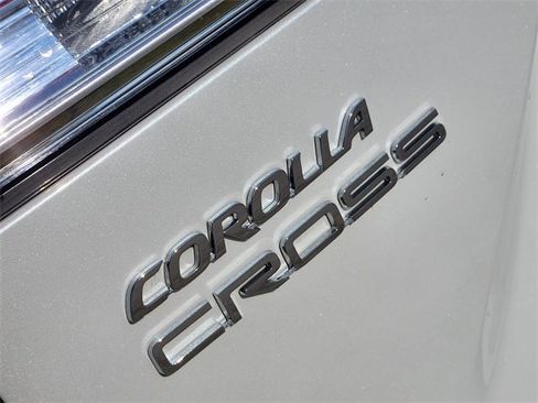 Used 2022 Toyota Corolla Cross L image 13