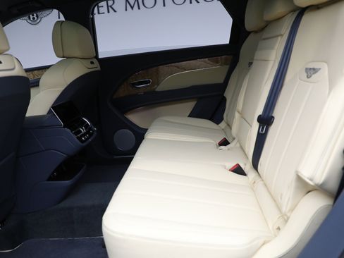 New 2025 Bentley Bentayga Extended Wheelbase image 25