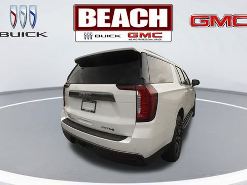Used 2021 GMC Yukon XL AT4 AWD/4WD image 3
