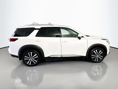 Used 2023 Nissan Pathfinder Platinum FWD image 8