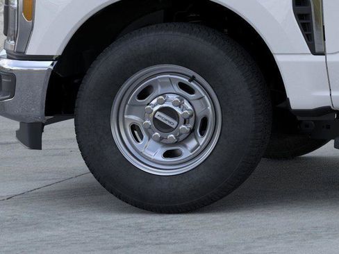 New 2026 Ford F250 XL w/ XL Chrome Package image 19