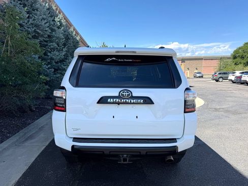 Used 2018 Toyota 4Runner TRD Off-Road Premium w/ Convenience Package AWD/4WD image 10