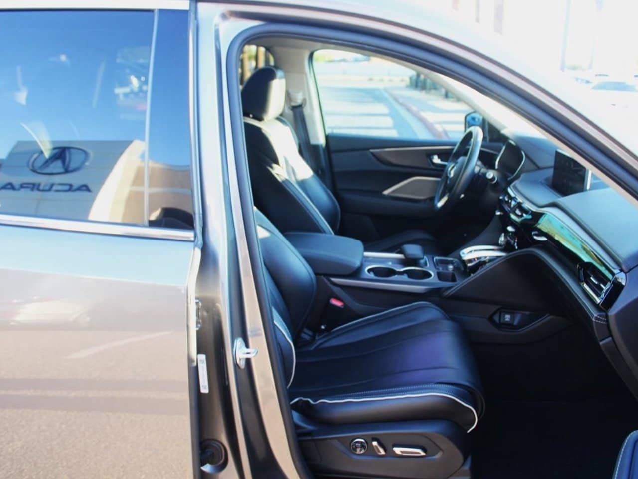 Used 2023 Acura MDX w/ Advance Package AWD/4WD image 37