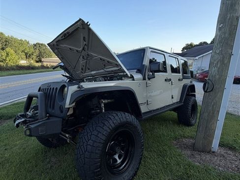 Used 2017 Jeep Wrangler Unlimited Sport w/ Quick Order Package 24S AWD/4WD image 2