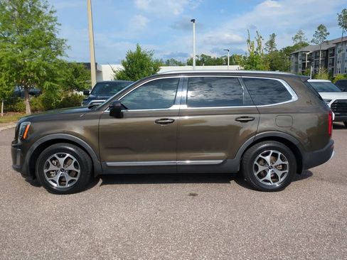Used 2020 Kia Telluride EX AWD/4WD image 3