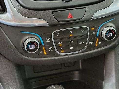 Used 2020 Chevrolet Equinox LT FWD image 35